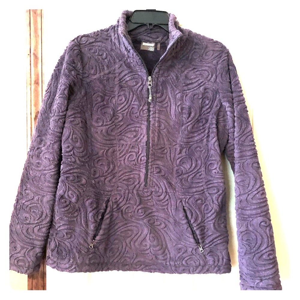 Athlete pullover jacket